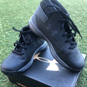 Boys Under Armour Basketball Shoes
